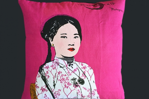 Cushion cover printed Vietnamese ethnic woman-Miss Hong